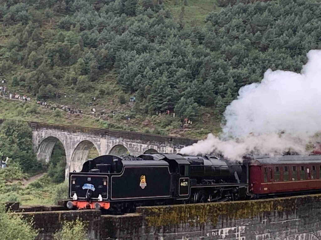 Le poudlard express a glenfinnan